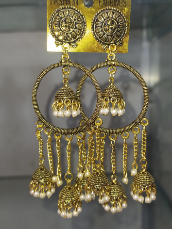 স্টাইলেস কানের দুল মেয়েদের